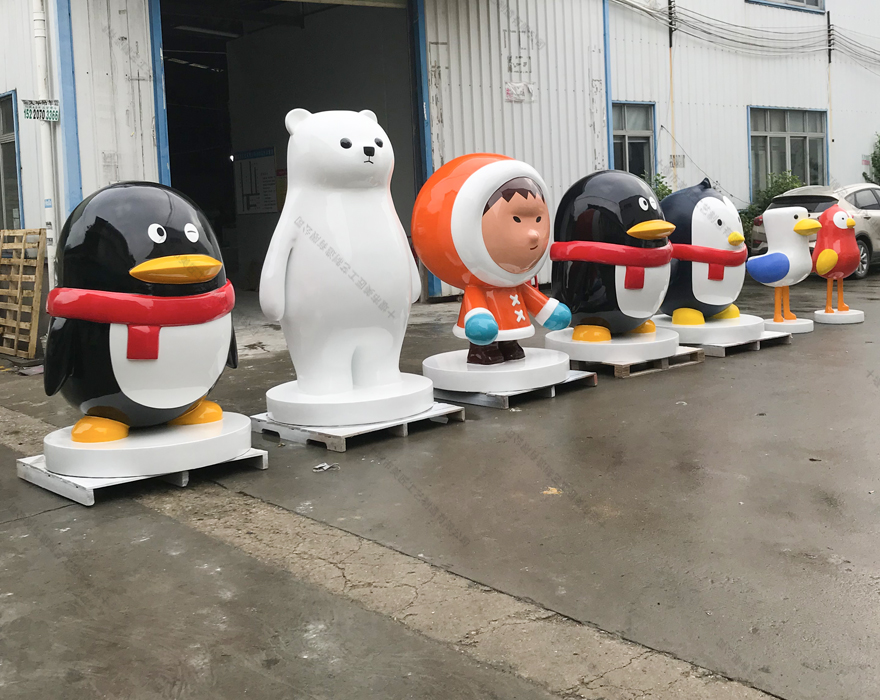 騰訊企鵝各種雕塑